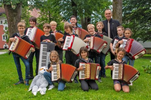 AkkordiKidd´s-mit-Instrumenten