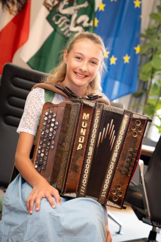 Landeshauptmann Mario Kunasek beim Empfang für die Harmonika-Talente in der Grazer Burg © Land Steiermark/ Streibl